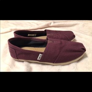 Burgundy Toms